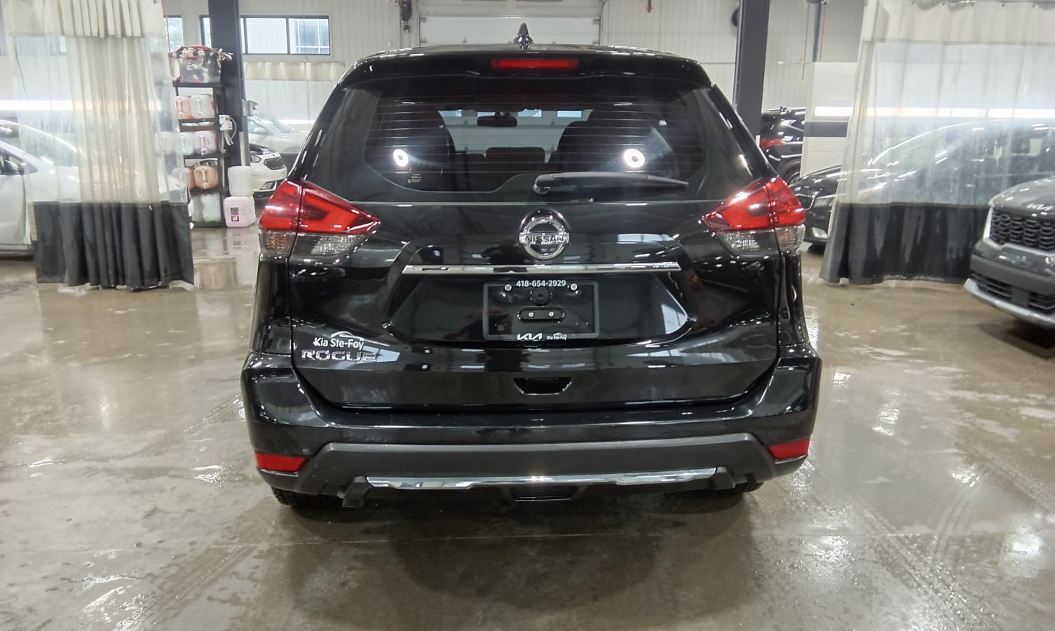 2017 Nissan Rogue - Image 5