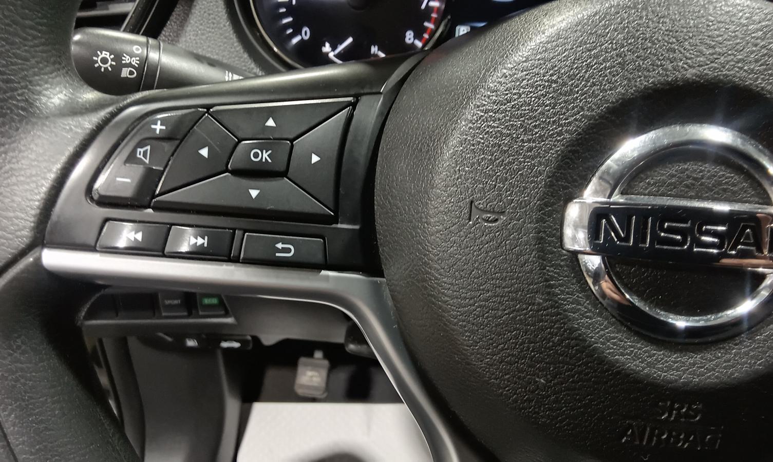 2017 Nissan Rogue - Image 25