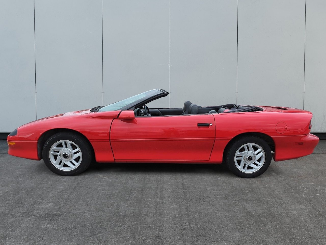 1995 Chevrolet Camaro - Image 2