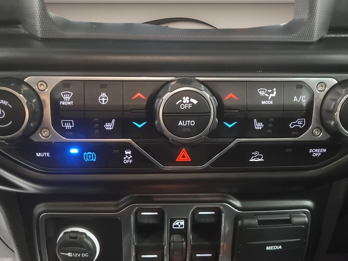 2022 Jeep Wrangler 4xe - Image 20