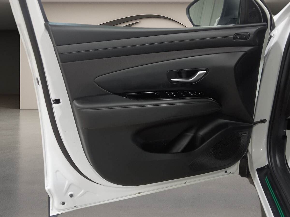 2025 Hyundai Tucson - Image 9