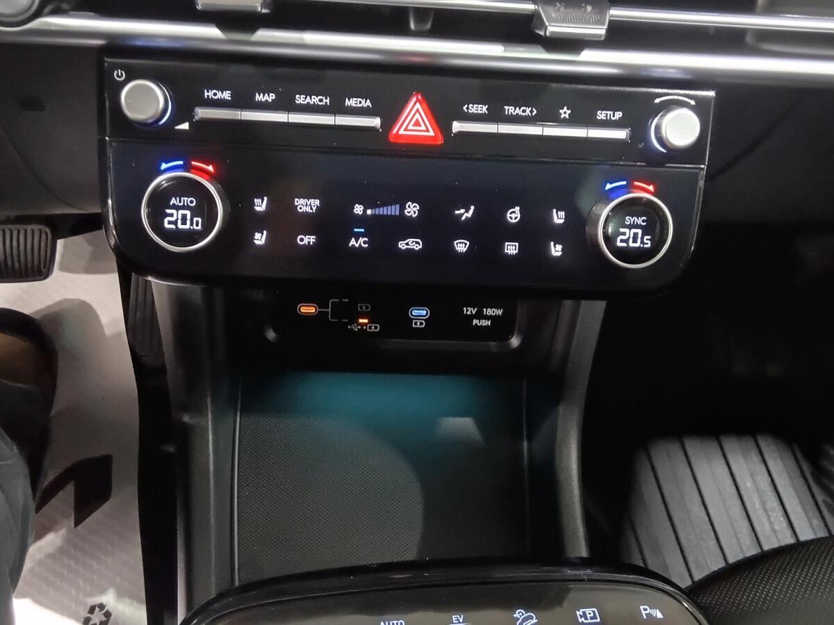 2025 Hyundai Tucson - Image 19