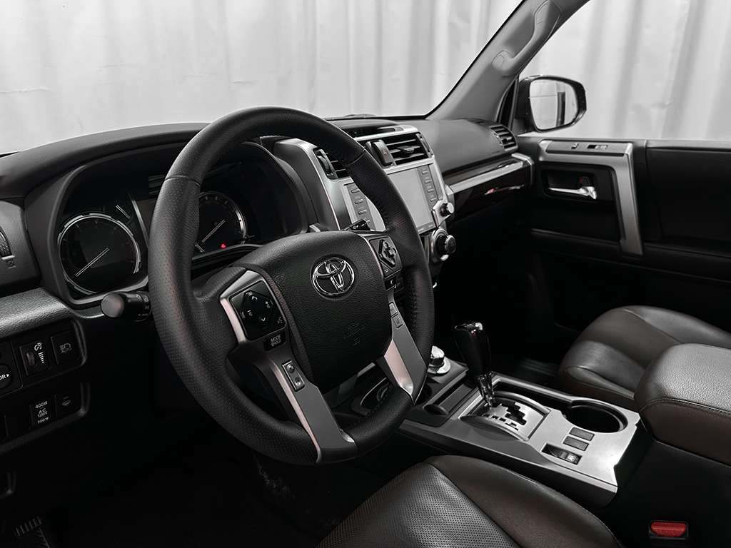 2022 Toyota 4Runner - Image 8