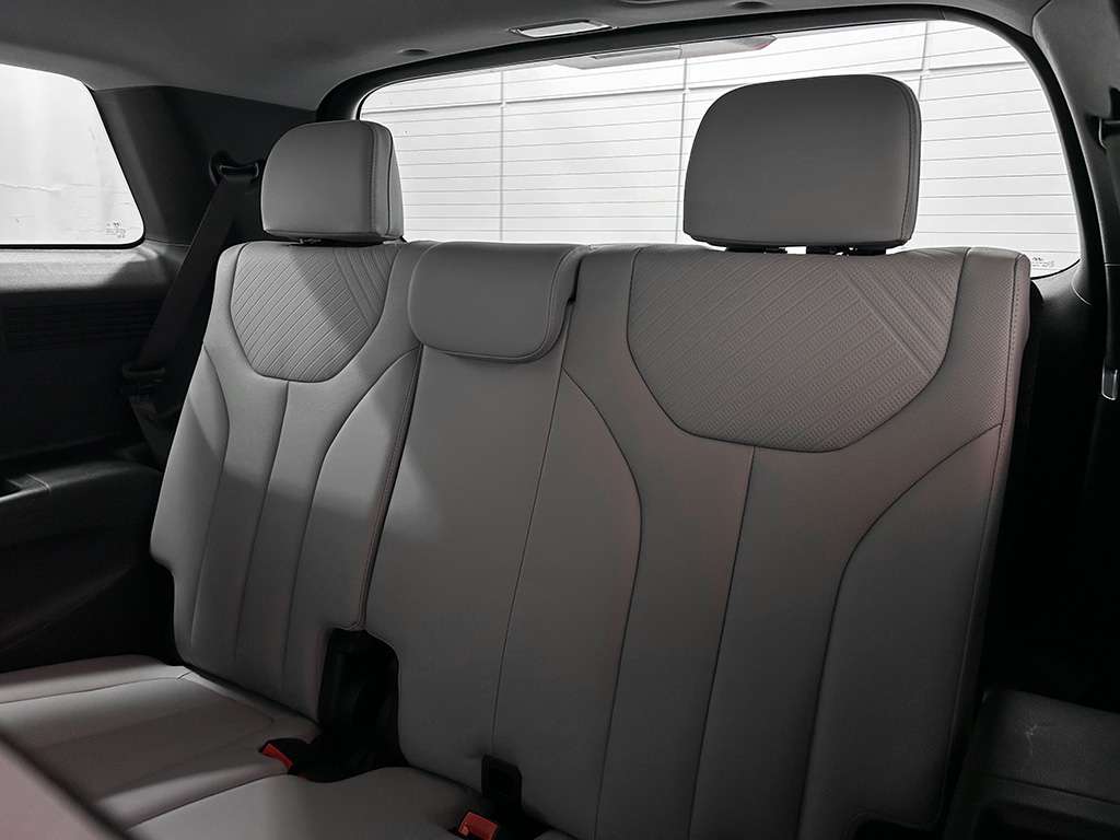 2024 Hyundai Palisade - Image 16