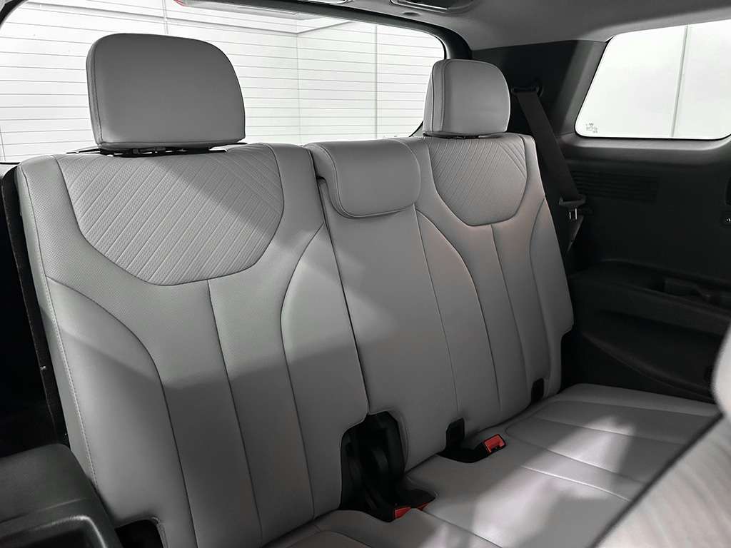 2024 Hyundai Palisade - Image 19
