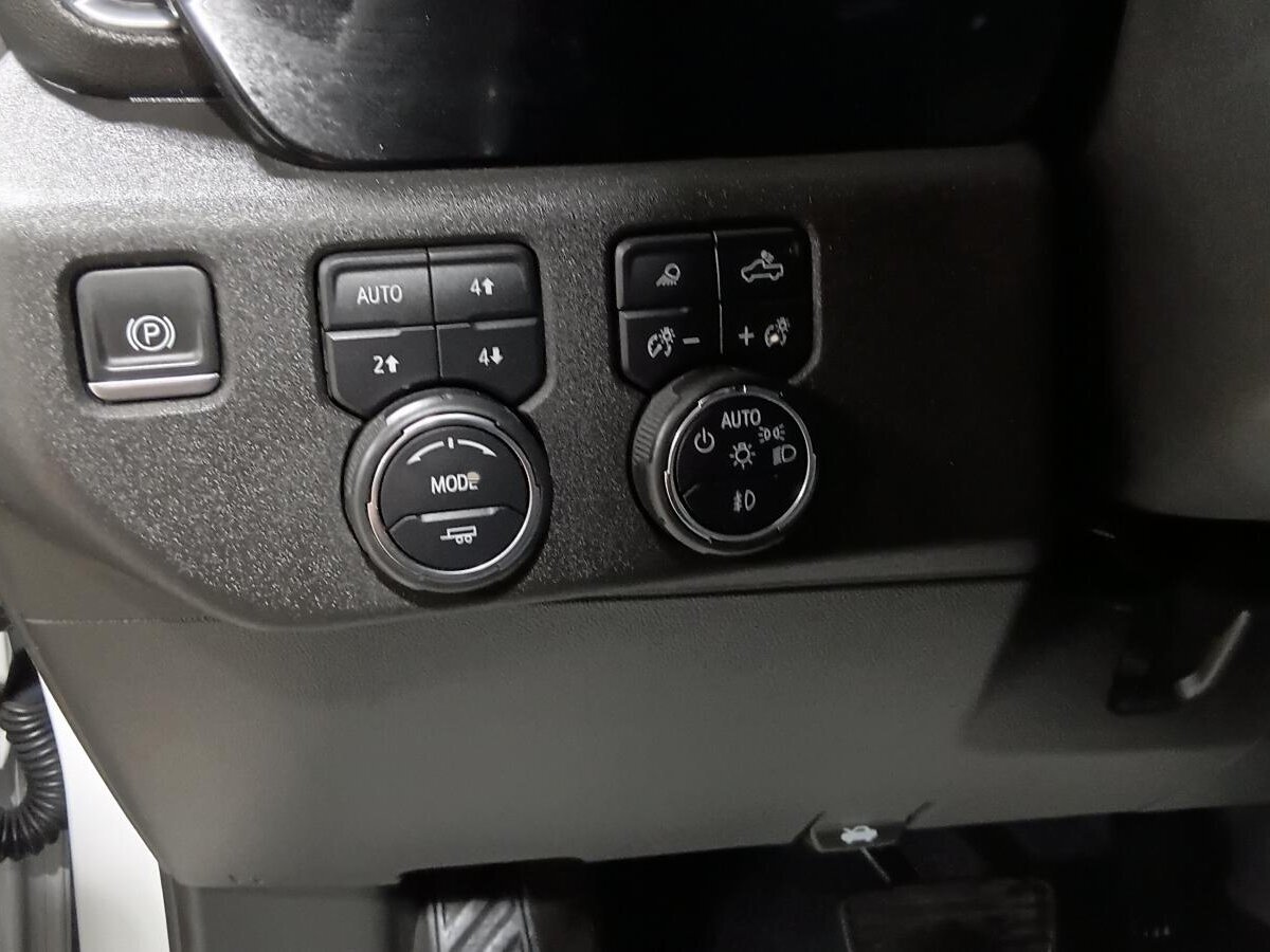 2024 Chevrolet Silverado 2500 HD - Image 21