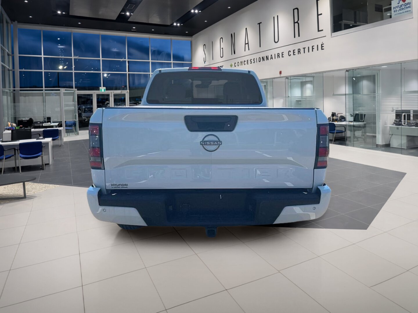 2022 Nissan Frontier - Image 6
