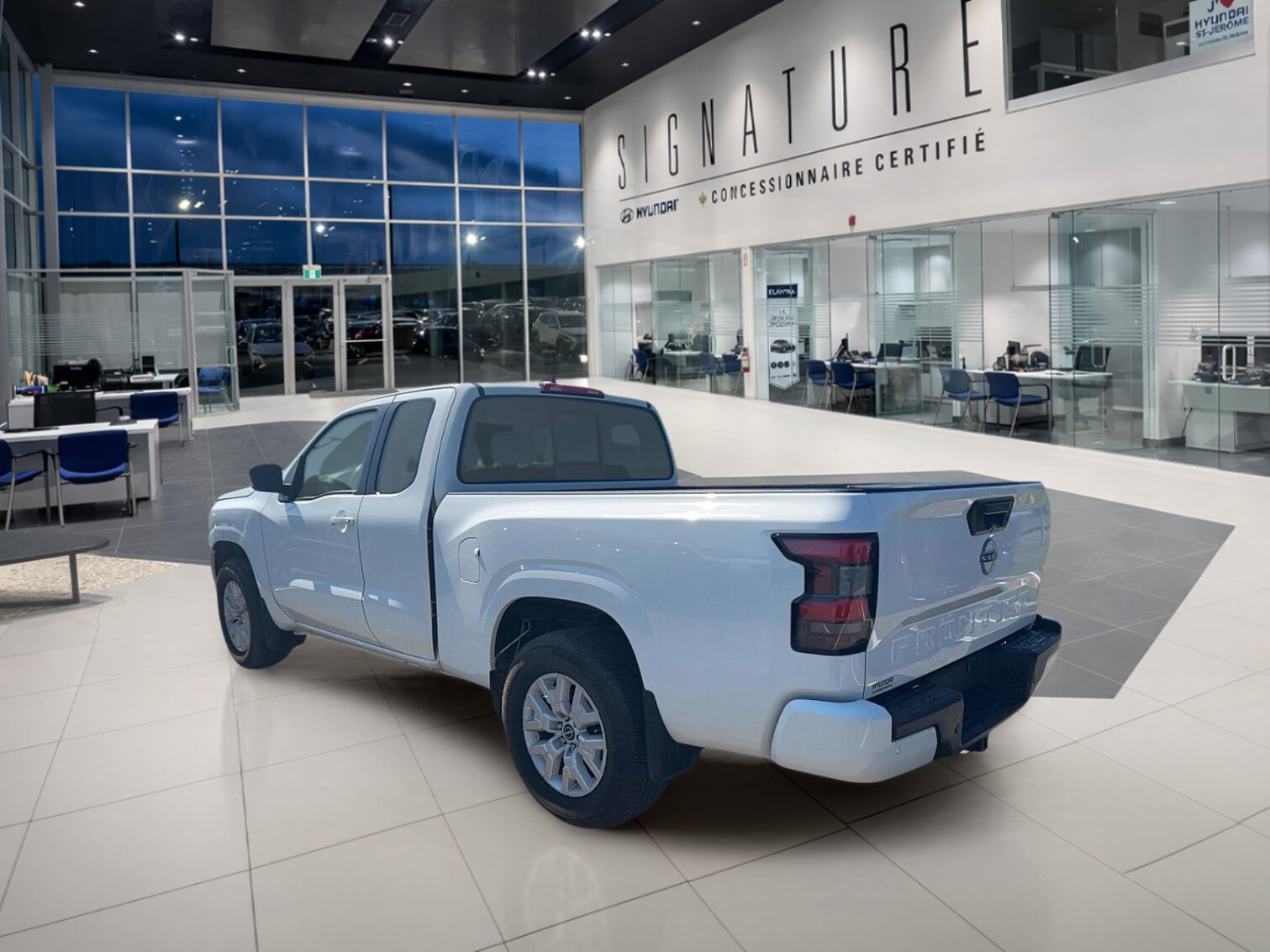 2022 Nissan Frontier - Image 7