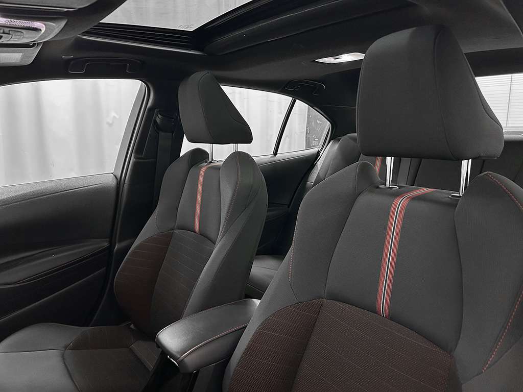2025 Toyota Corolla - Image 15