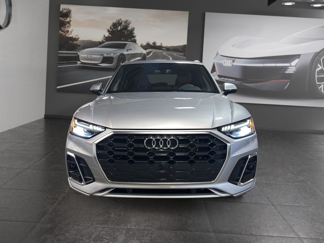 2024 Audi Q5 PHEV - Image 2