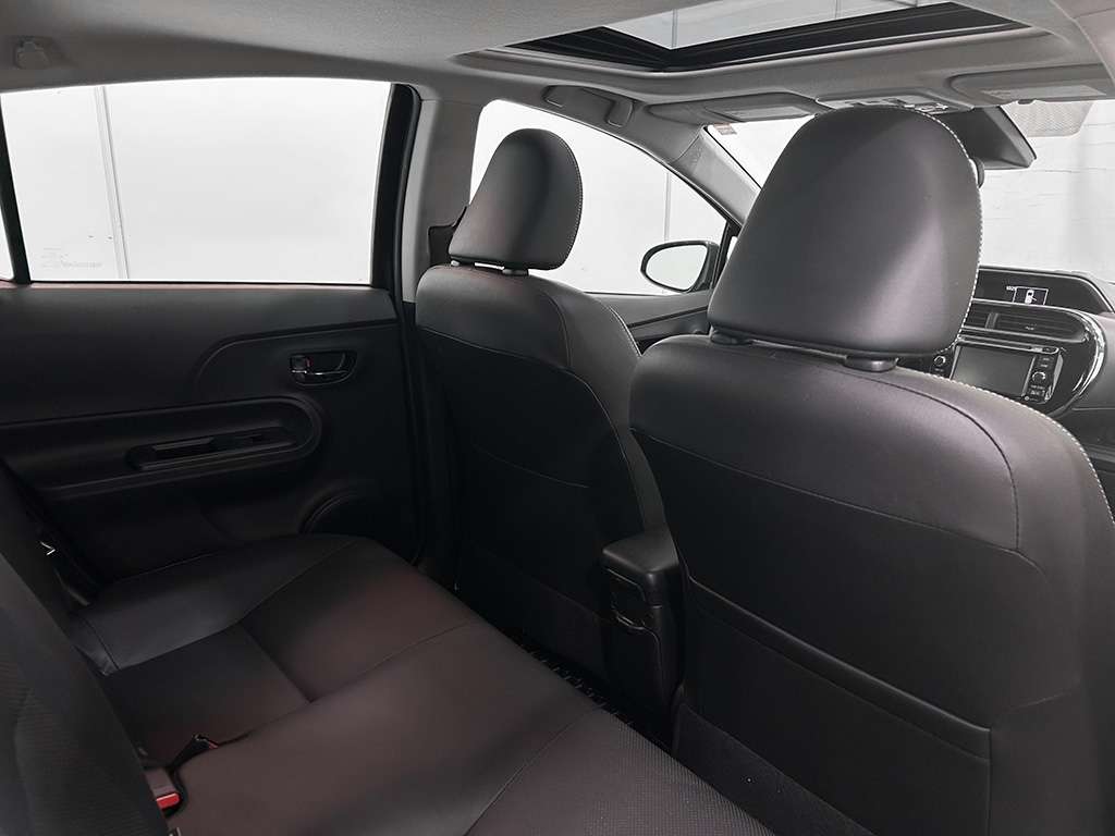 2018 Toyota Prius C - Image 18