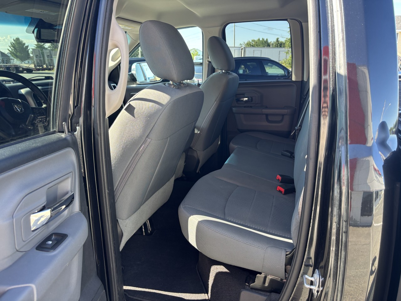 2016 Ram 1500 - Image 10