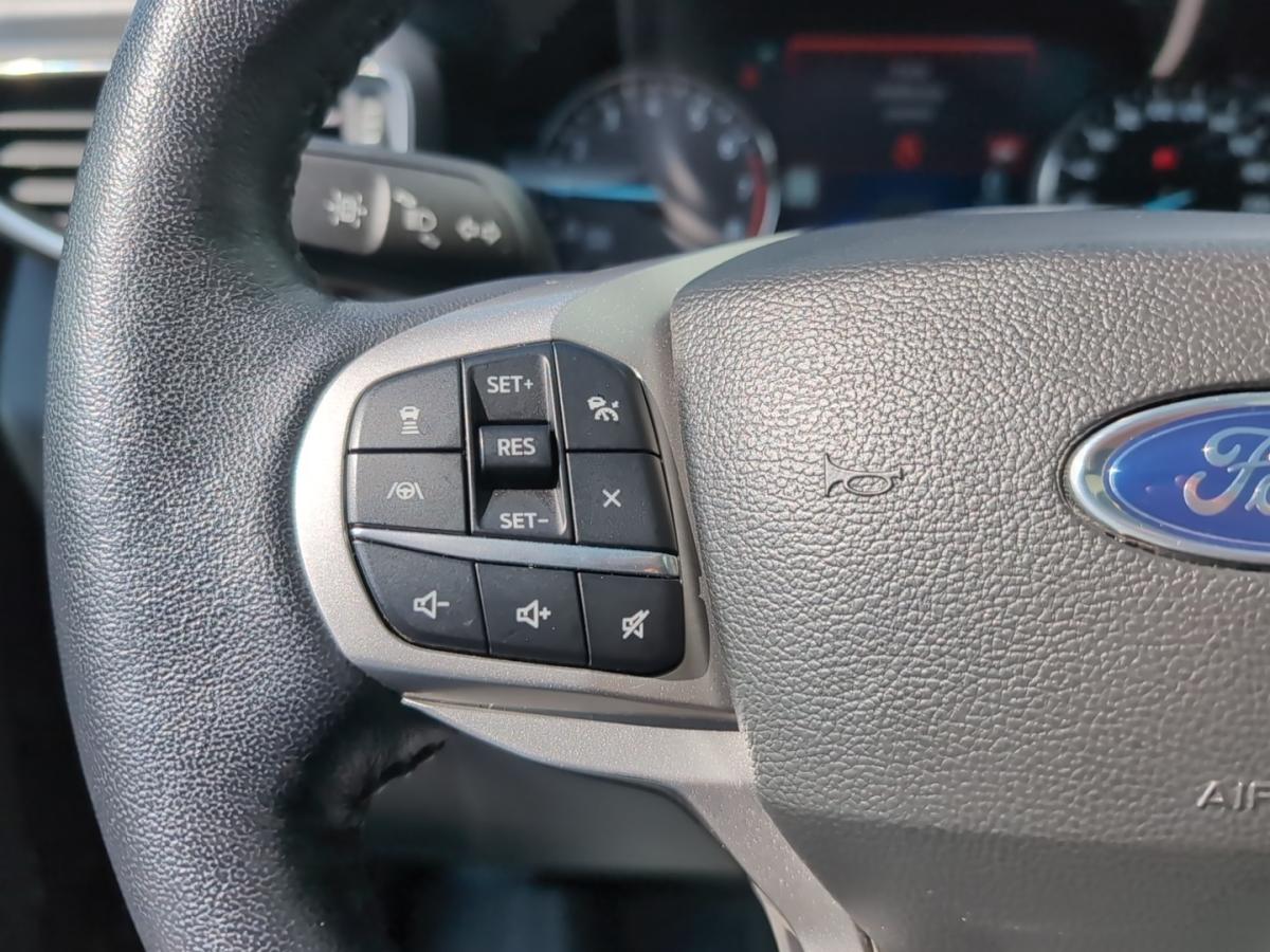 2023 Ford Explorer - Image 31