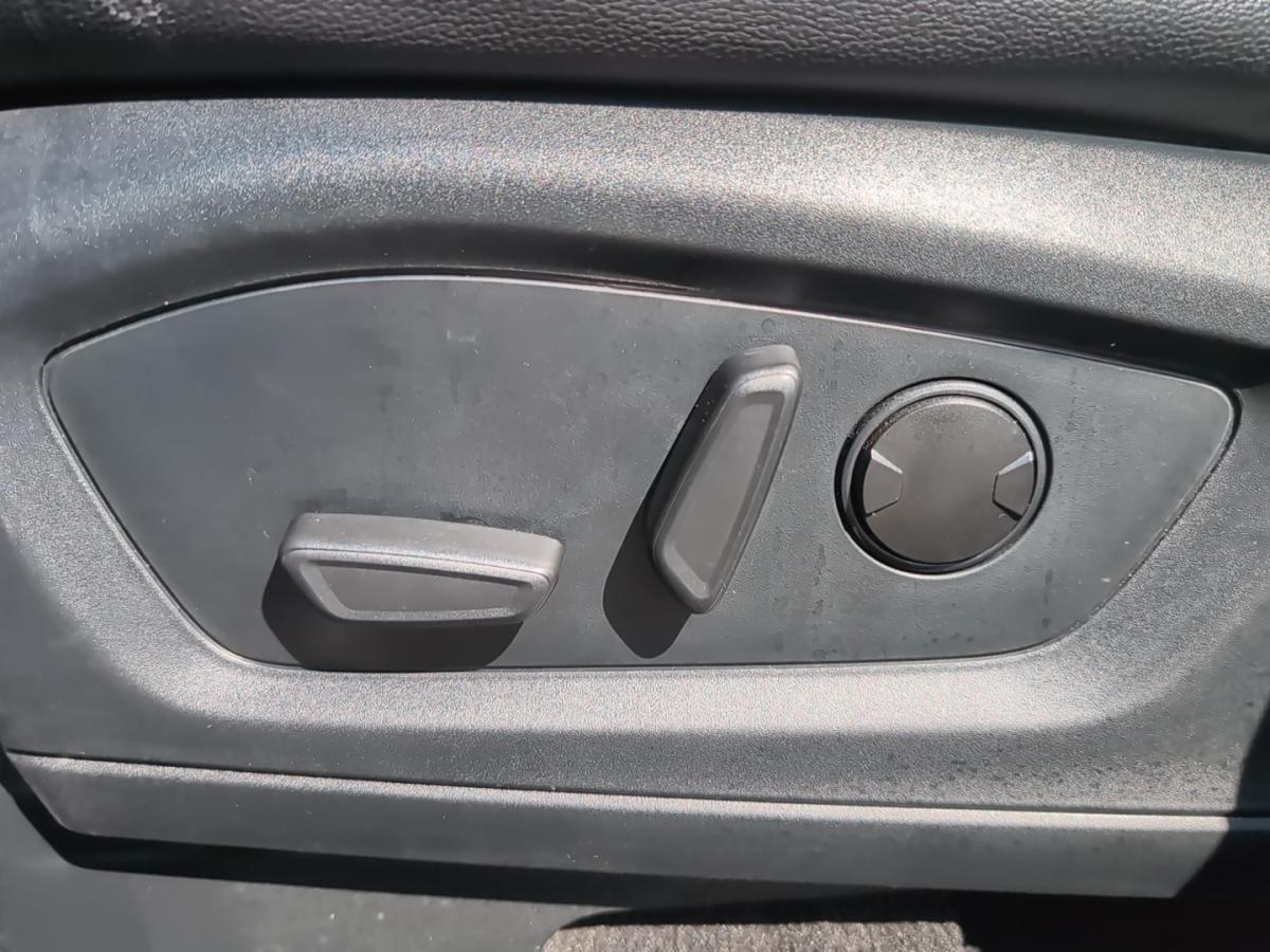 2023 Ford Explorer - Image 38