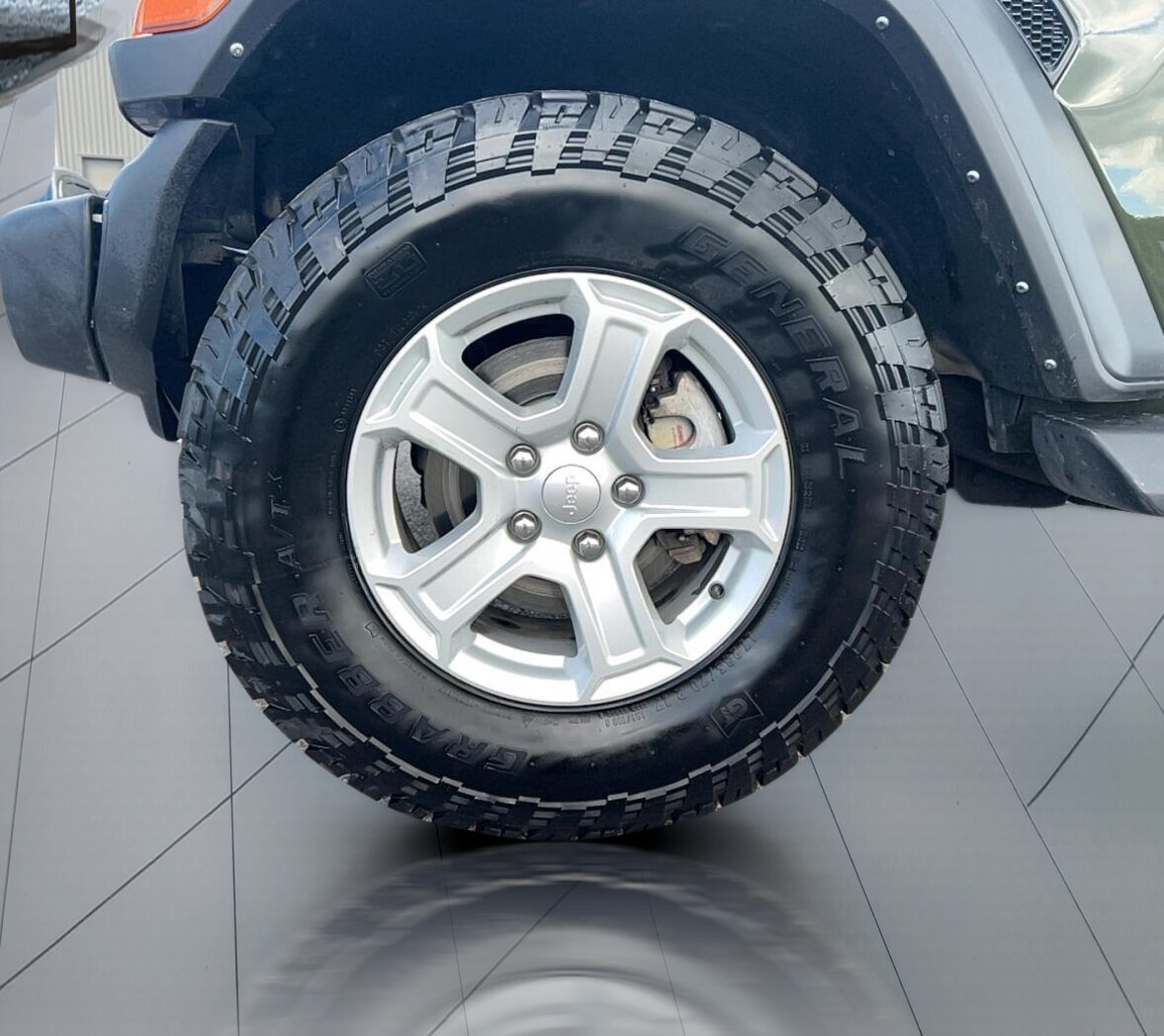 2022 Jeep Wrangler - Image 9