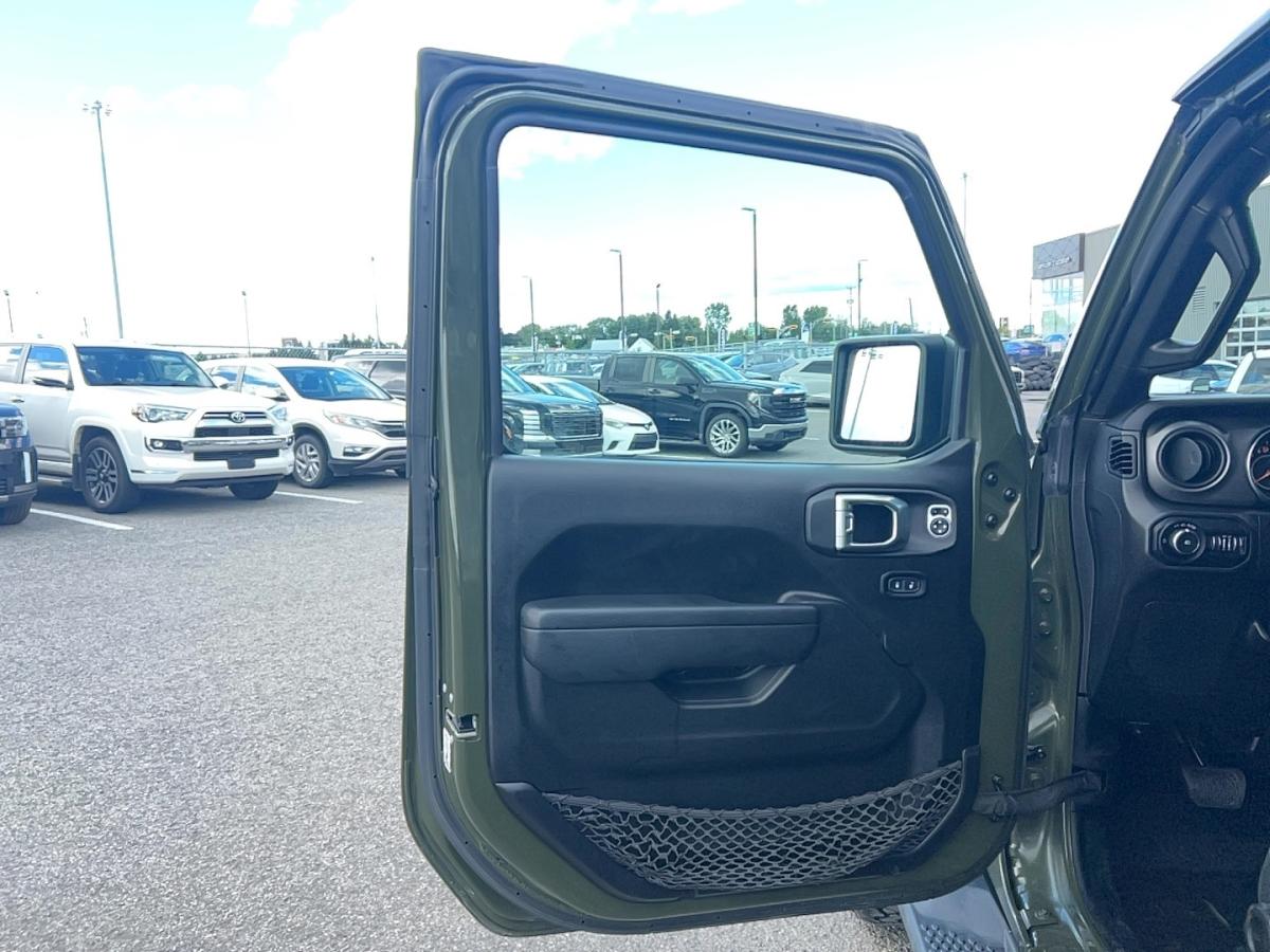2022 Jeep Wrangler - Image 13