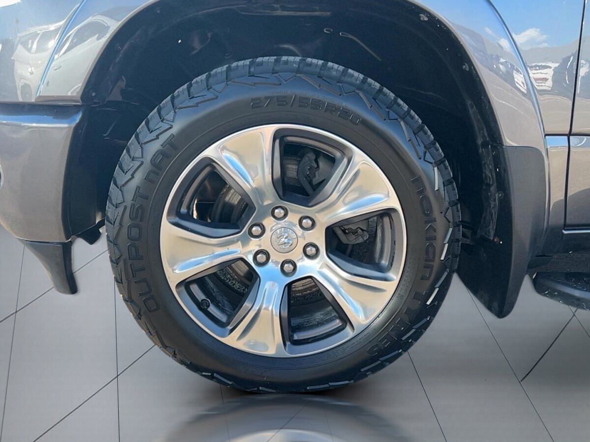2022 RAM 1500 - Image 9