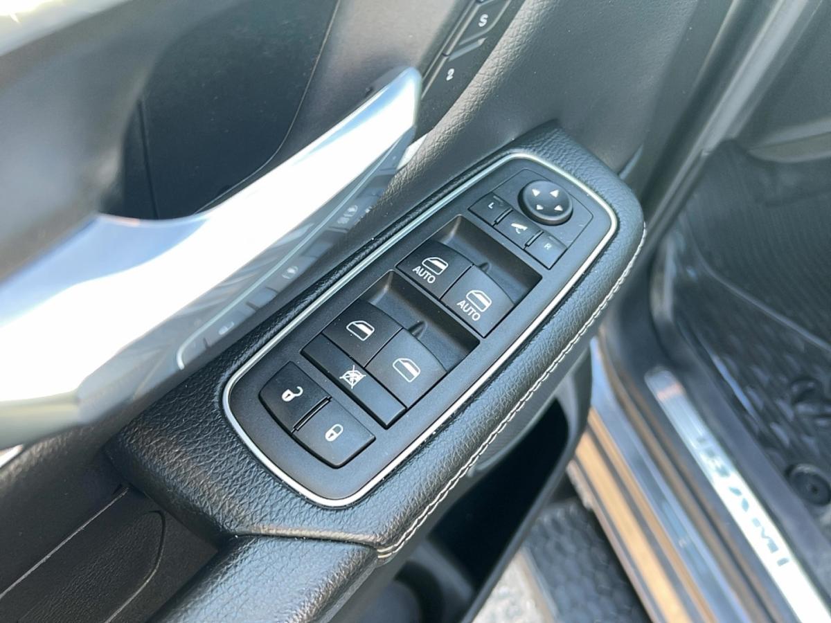 2022 RAM 1500 - Image 15