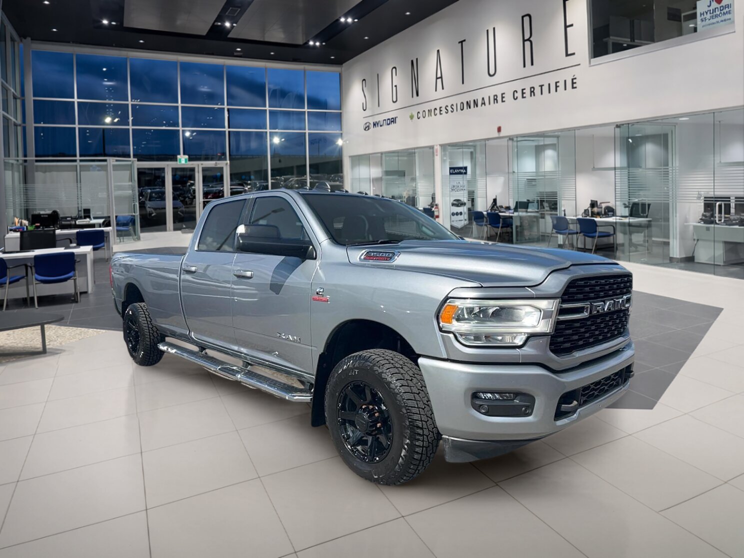 2022 RAM 3500 - Image 3