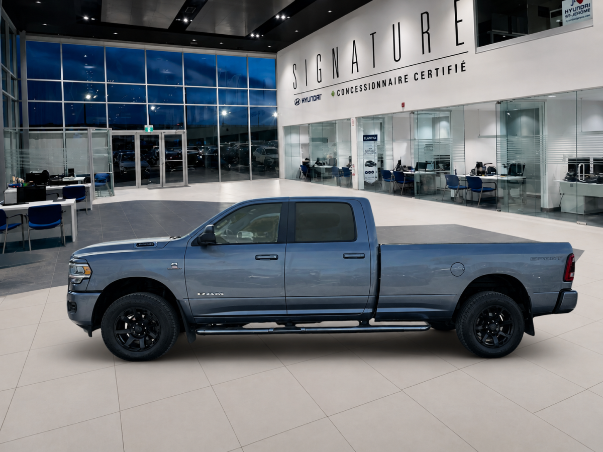 2022 RAM 3500 - Image 8