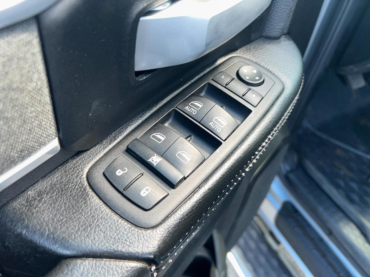 2022 RAM 3500 - Image 15