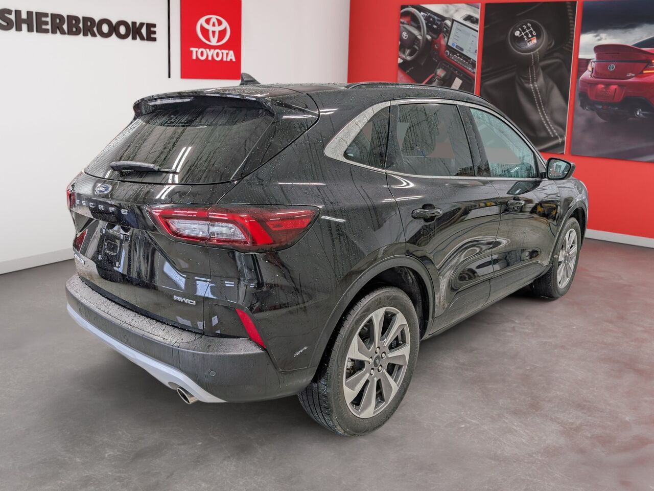 2025 Ford Escape - Image 4
