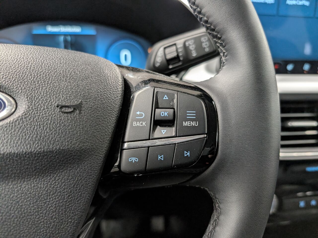 2025 Ford Escape - Image 15