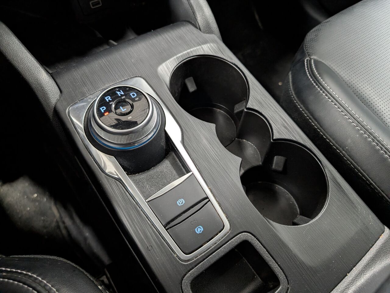2025 Ford Escape - Image 21