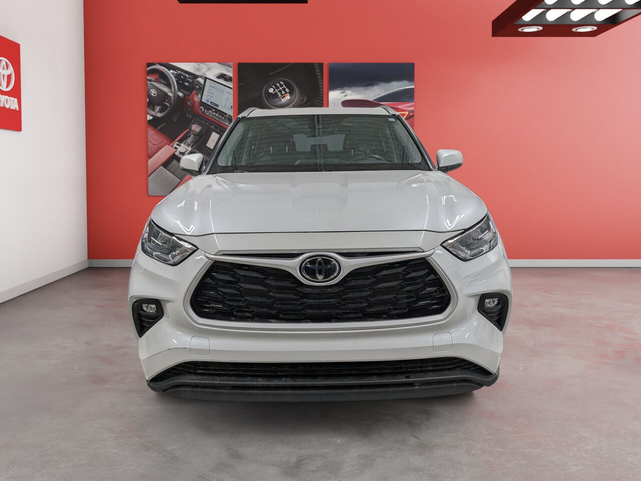 2023 Toyota Highlander - Image 6