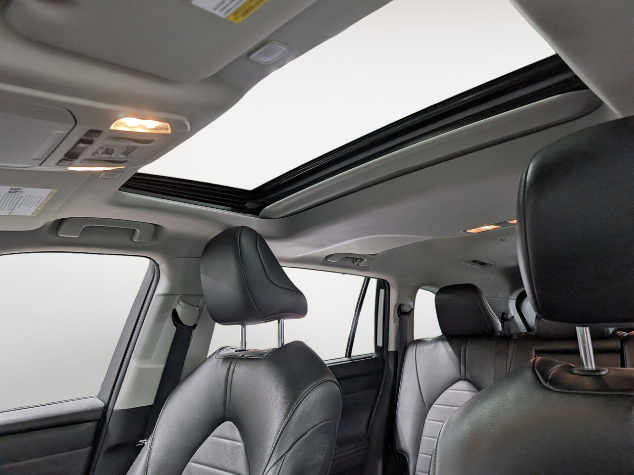 2023 Toyota Highlander - Image 21