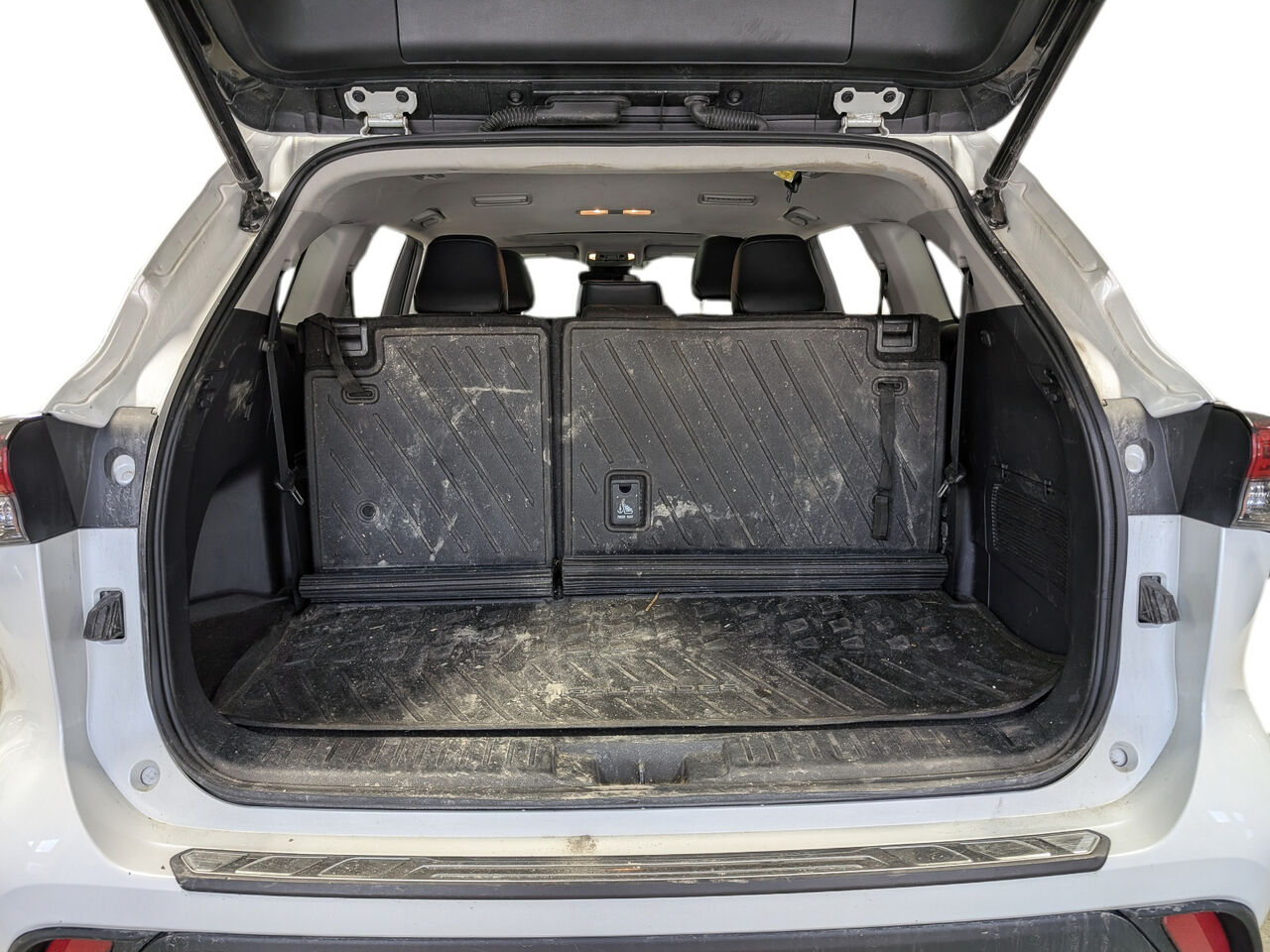 2023 Toyota Highlander - Image 24