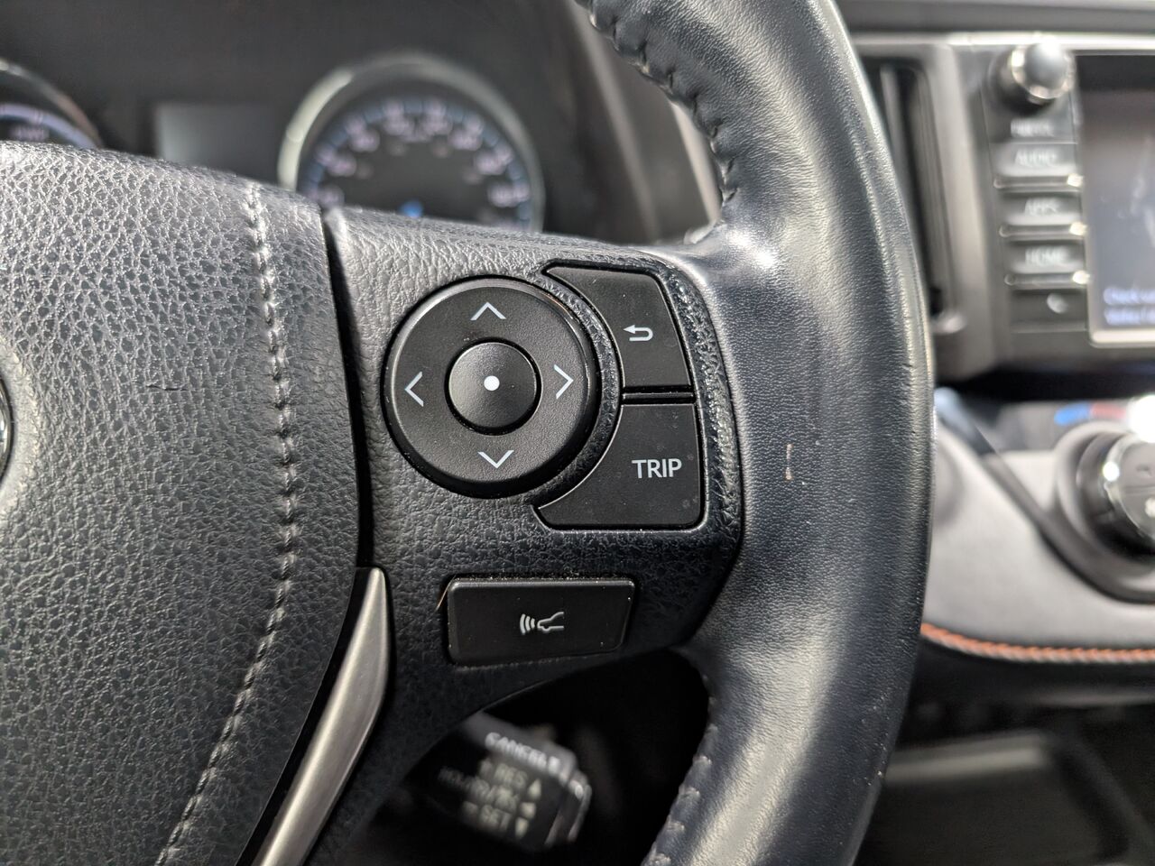 2017 Toyota RAV4 Hybride - Image 14