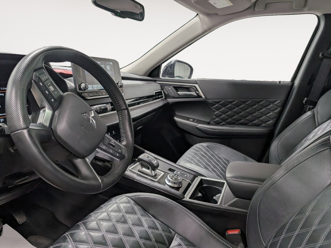 2025 Mitsubishi Outlander PHEV - Image 7