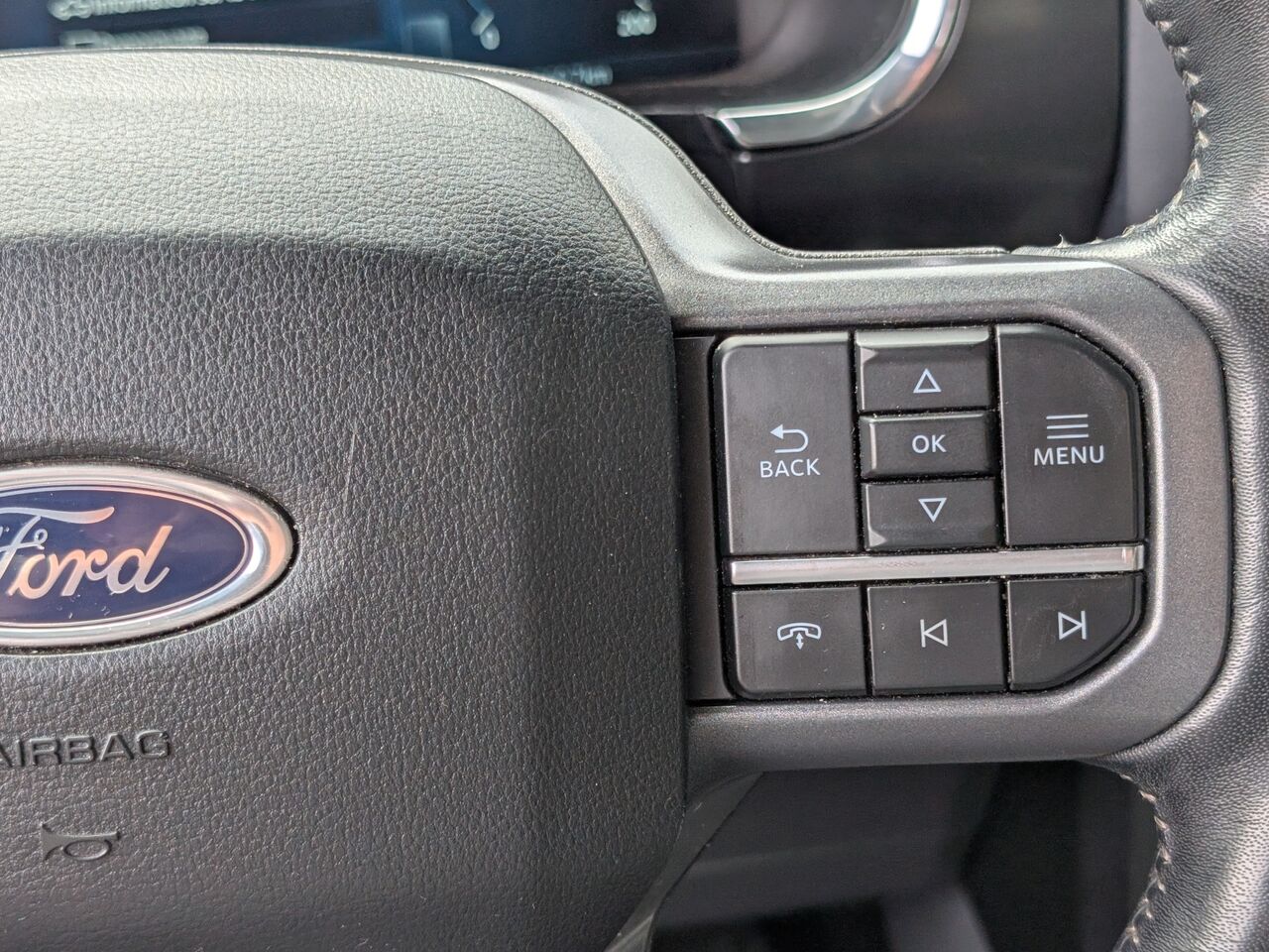 2023 Ford F-150 Lightning - Image 16