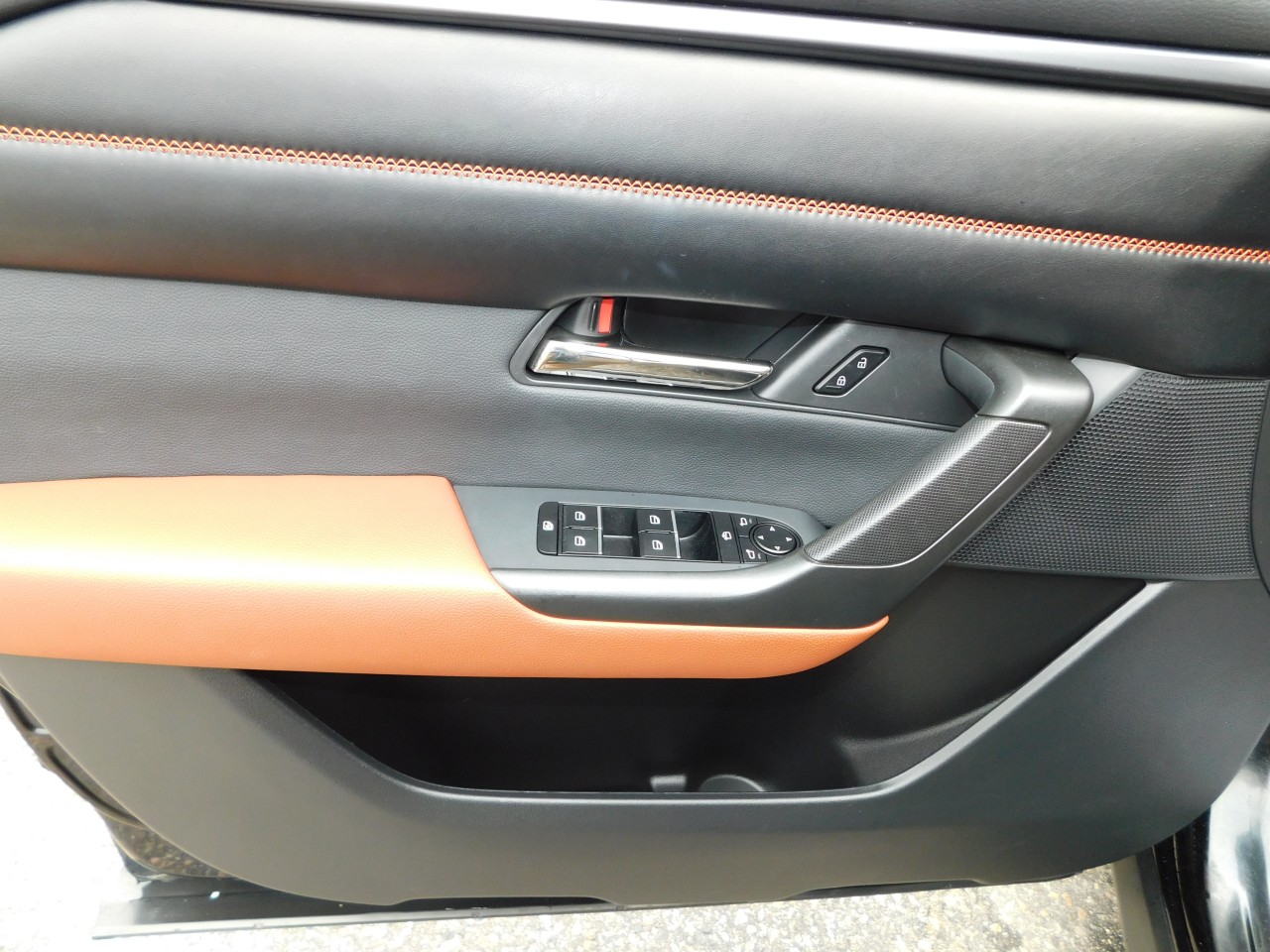 2023 Mazda CX-50 - Image 13