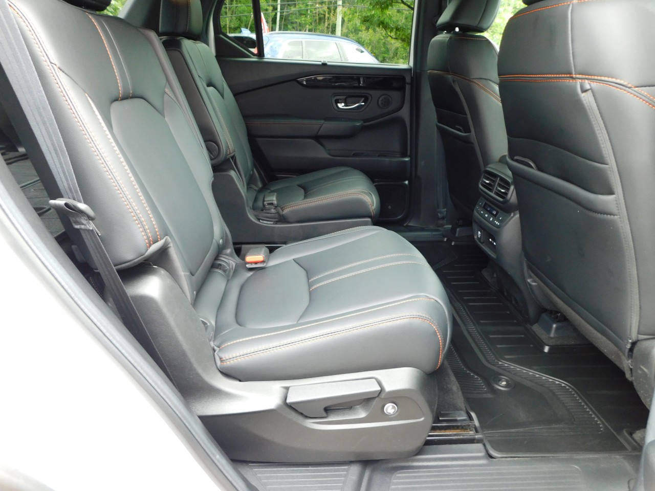 2025 Honda Pilot - Image 11