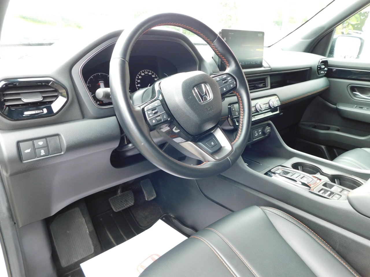 2025 Honda Pilot - Image 15