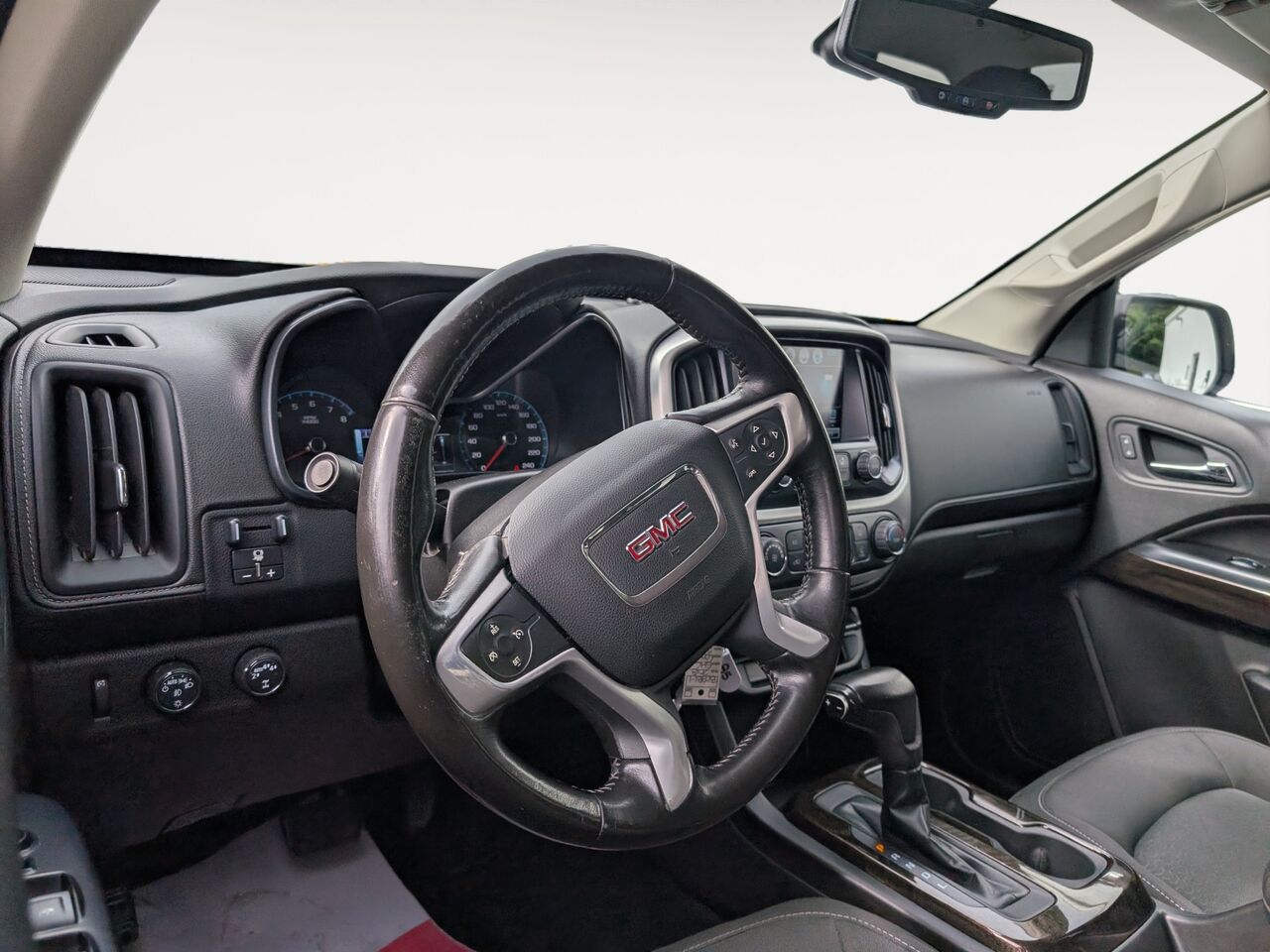 2018 GMC Canyon - Image 9