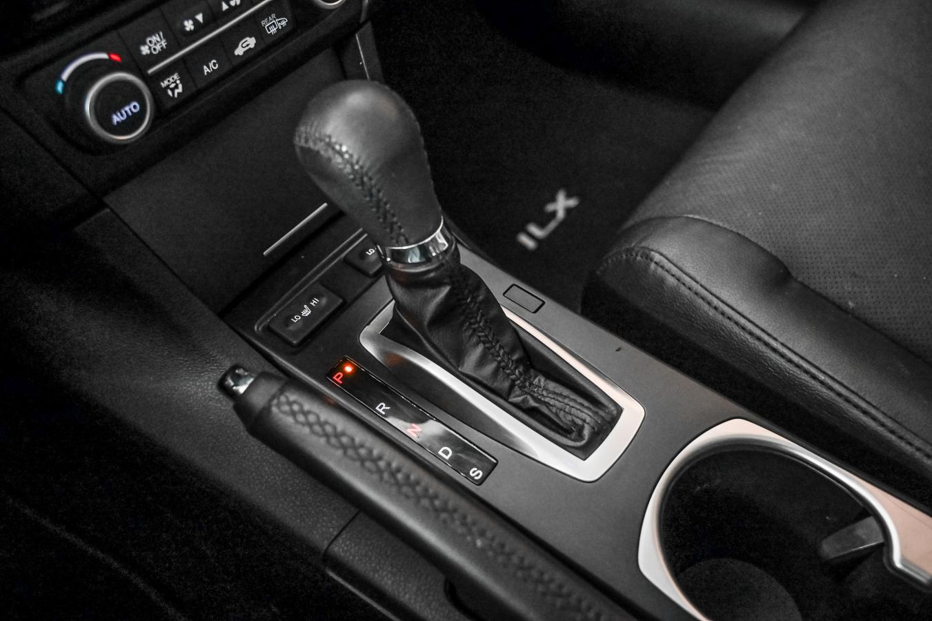 2017 Acura ILX - Image 19
