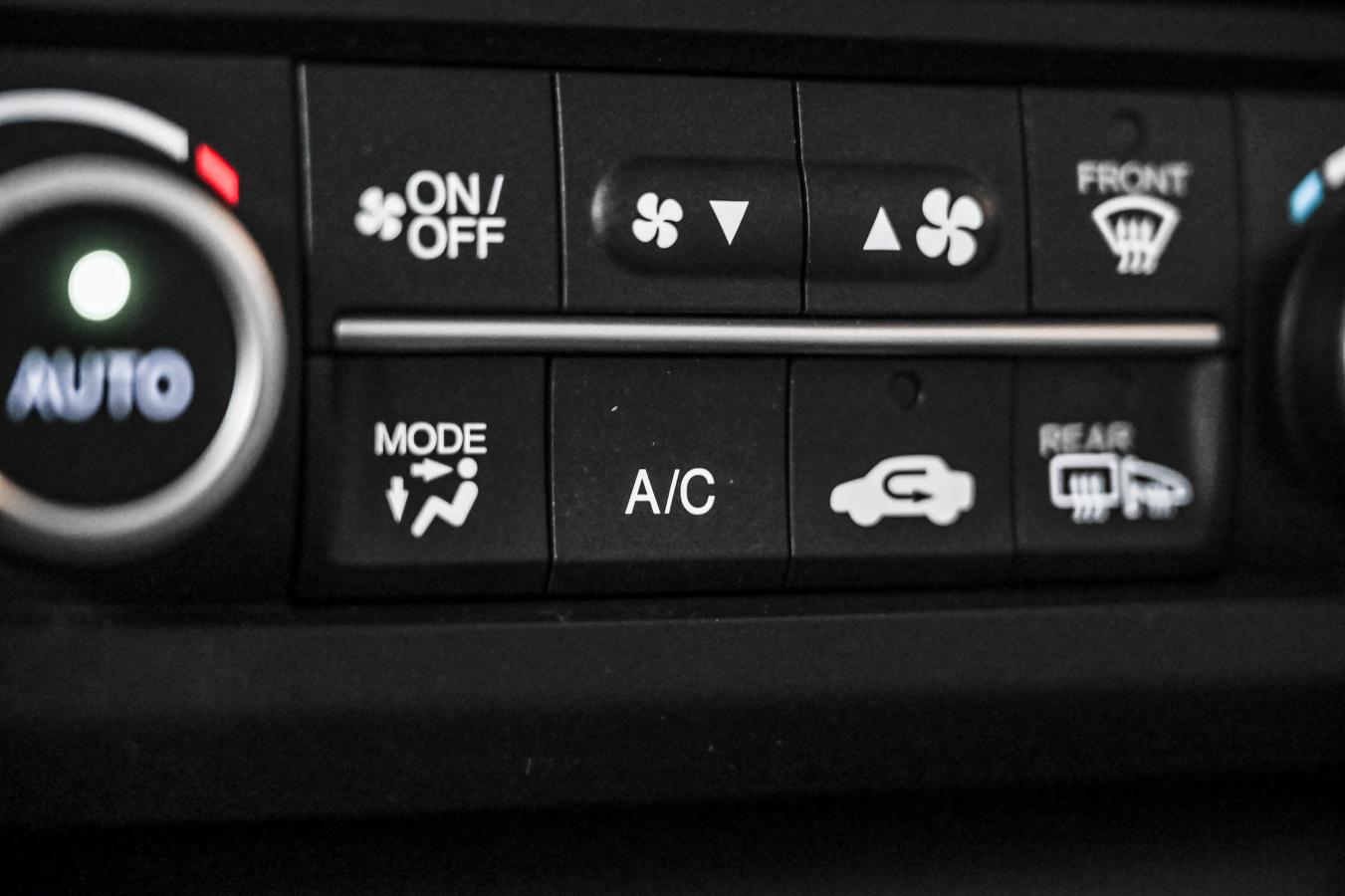 2017 Acura ILX - Image 21