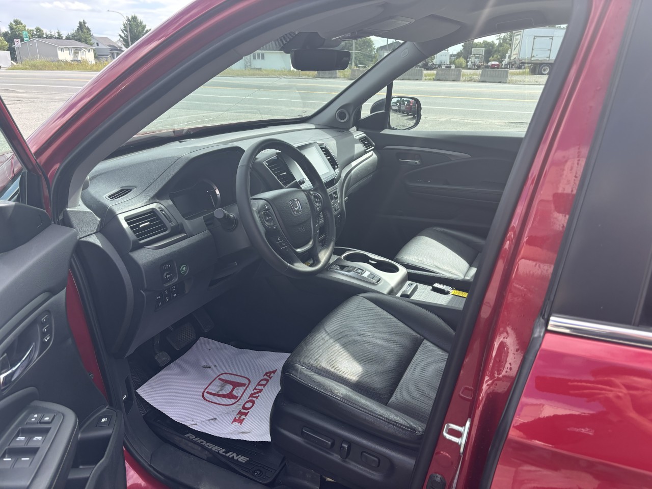 2023 Honda Ridgeline - Image 9