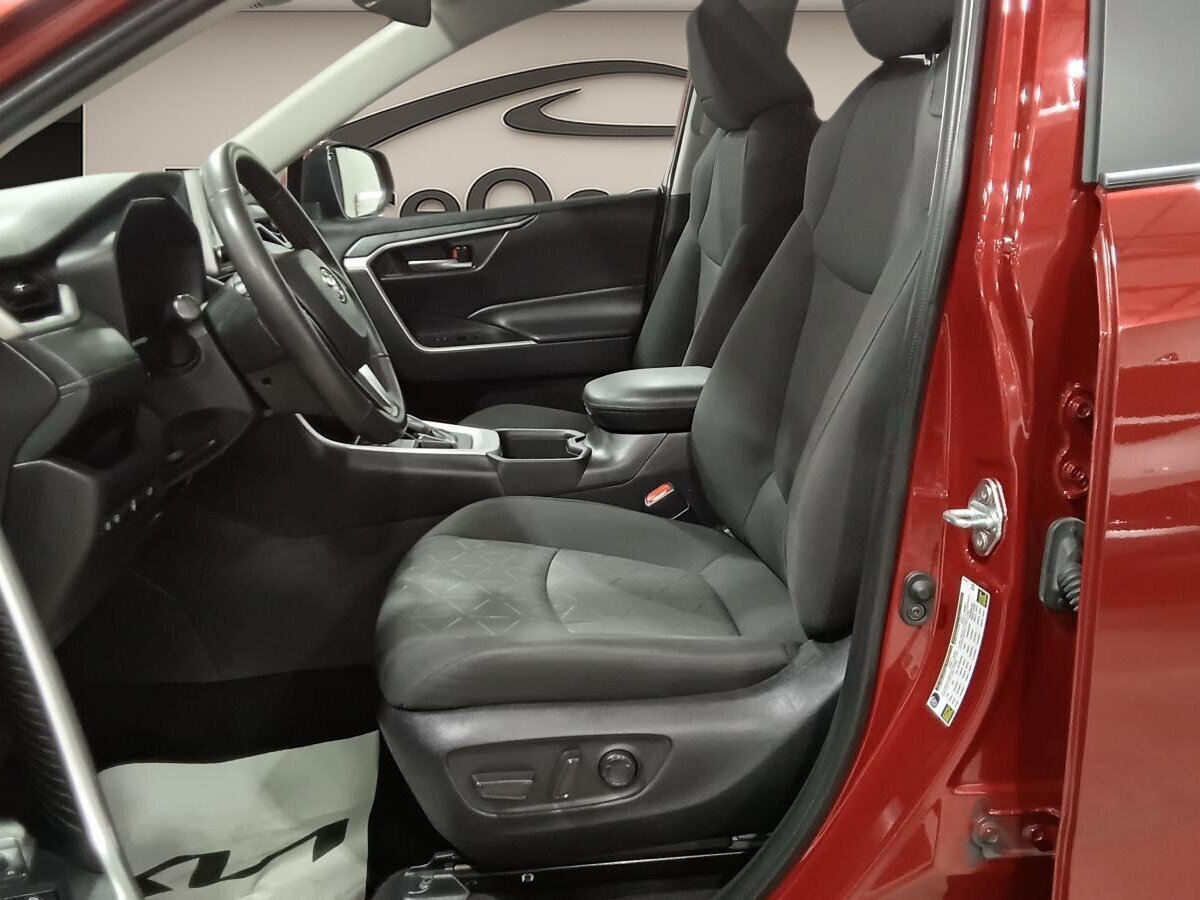2024 Toyota RAV4 - Image 6