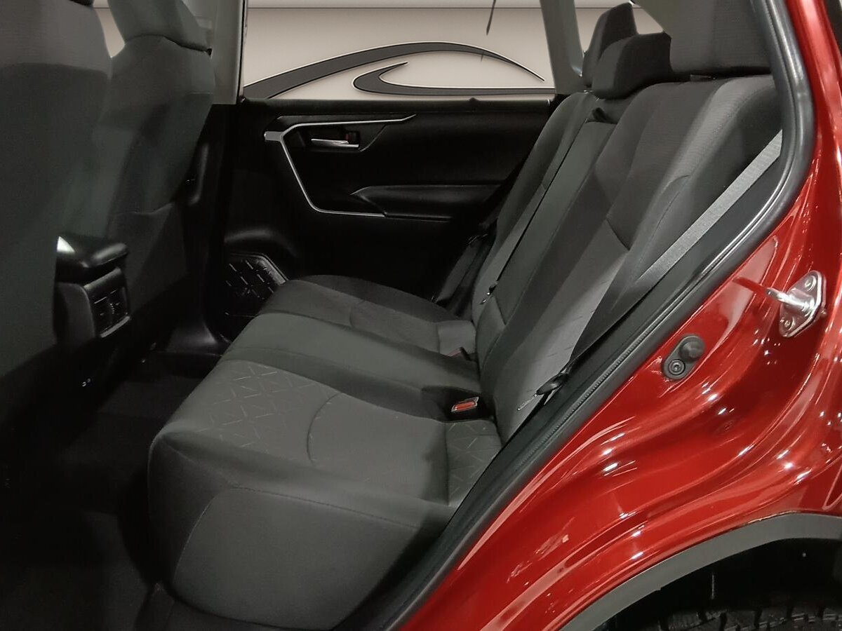 2024 Toyota RAV4 - Image 8