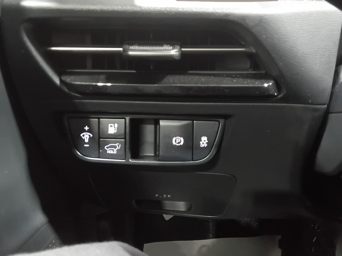 2025 Kia EV6 - Image 14