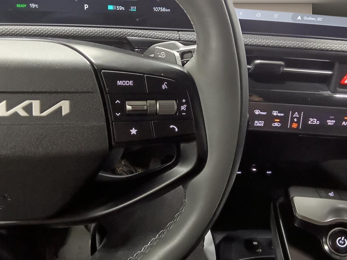 2025 Kia EV6 - Image 18