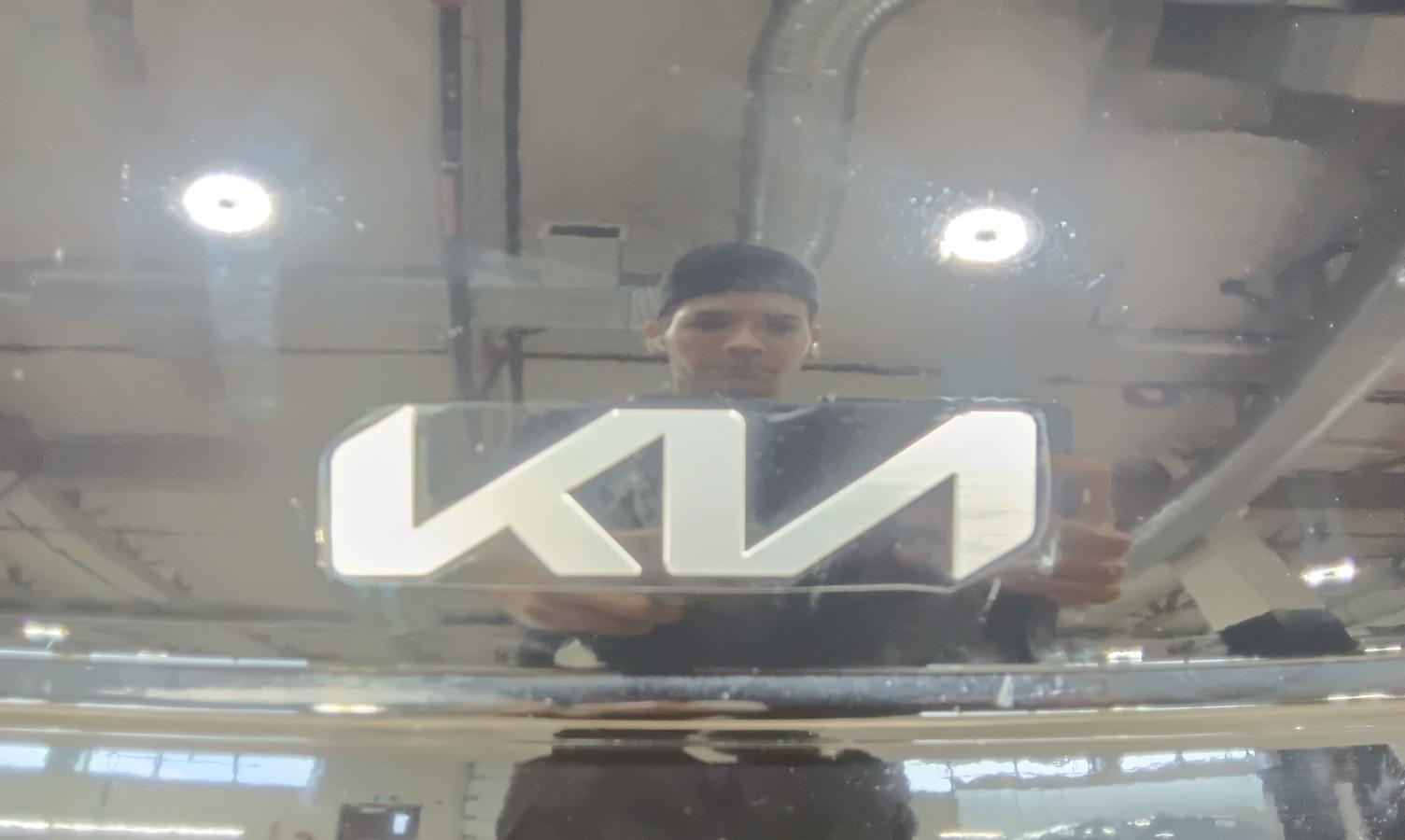 2025 Kia EV6 - Image 19