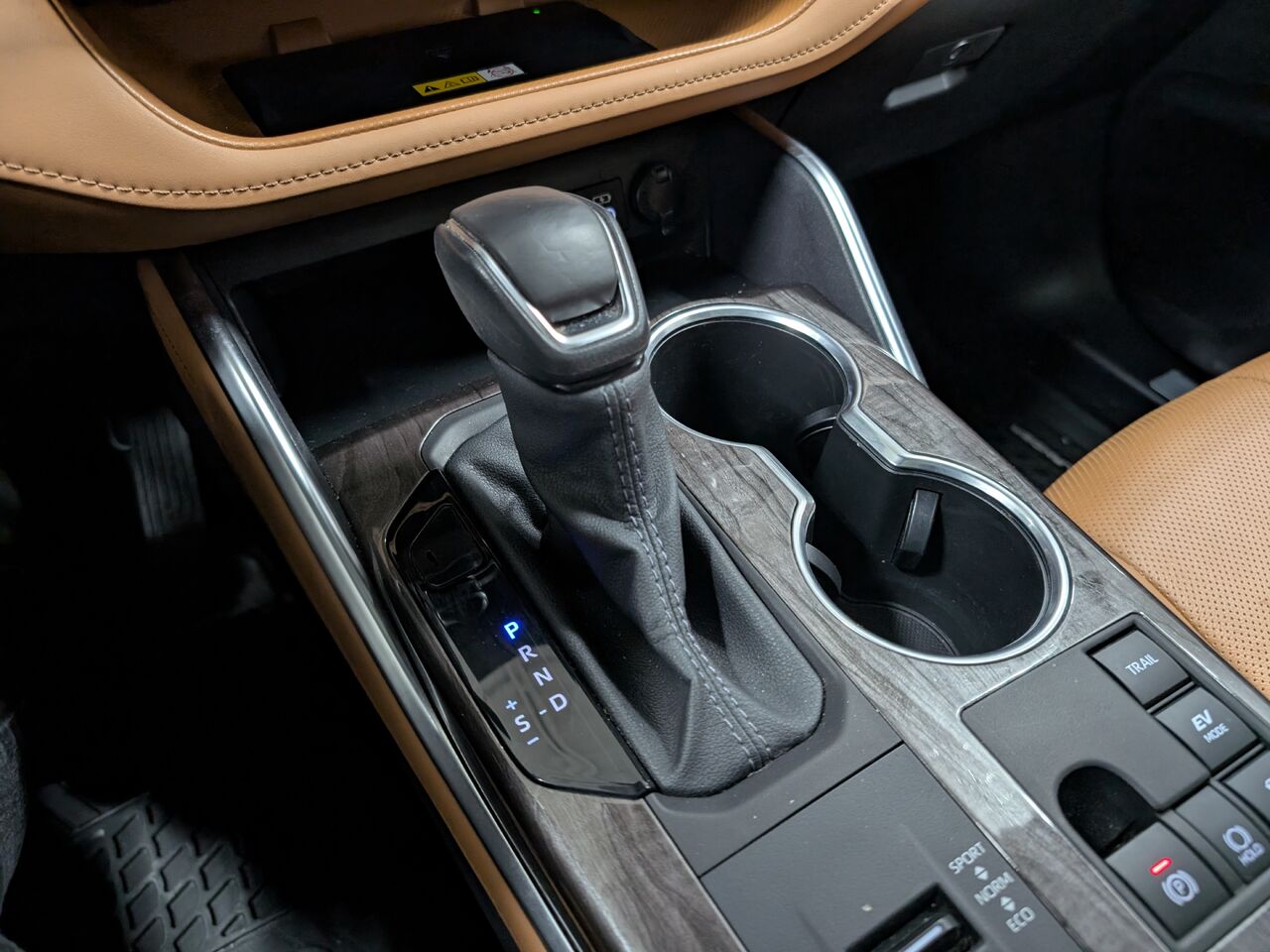 2025 Toyota Highlander Hybride - Image 22