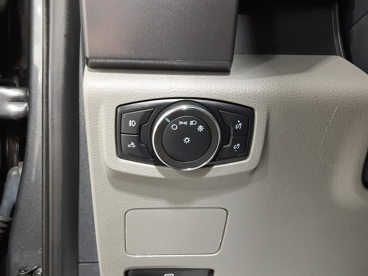 2022 Ford F-350 - Image 24