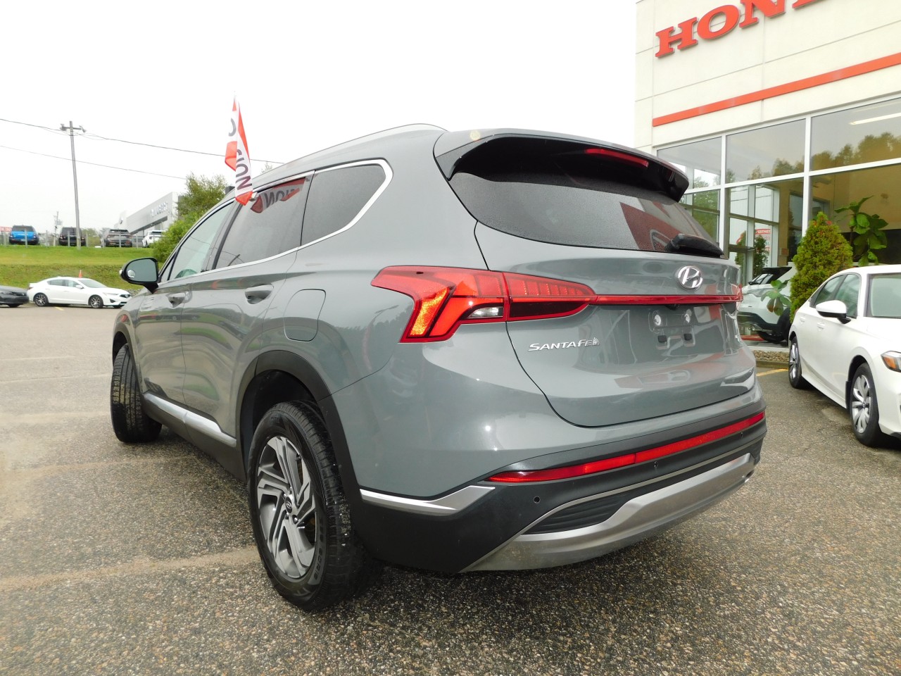 2022 Hyundai Santa Fe - Image 3