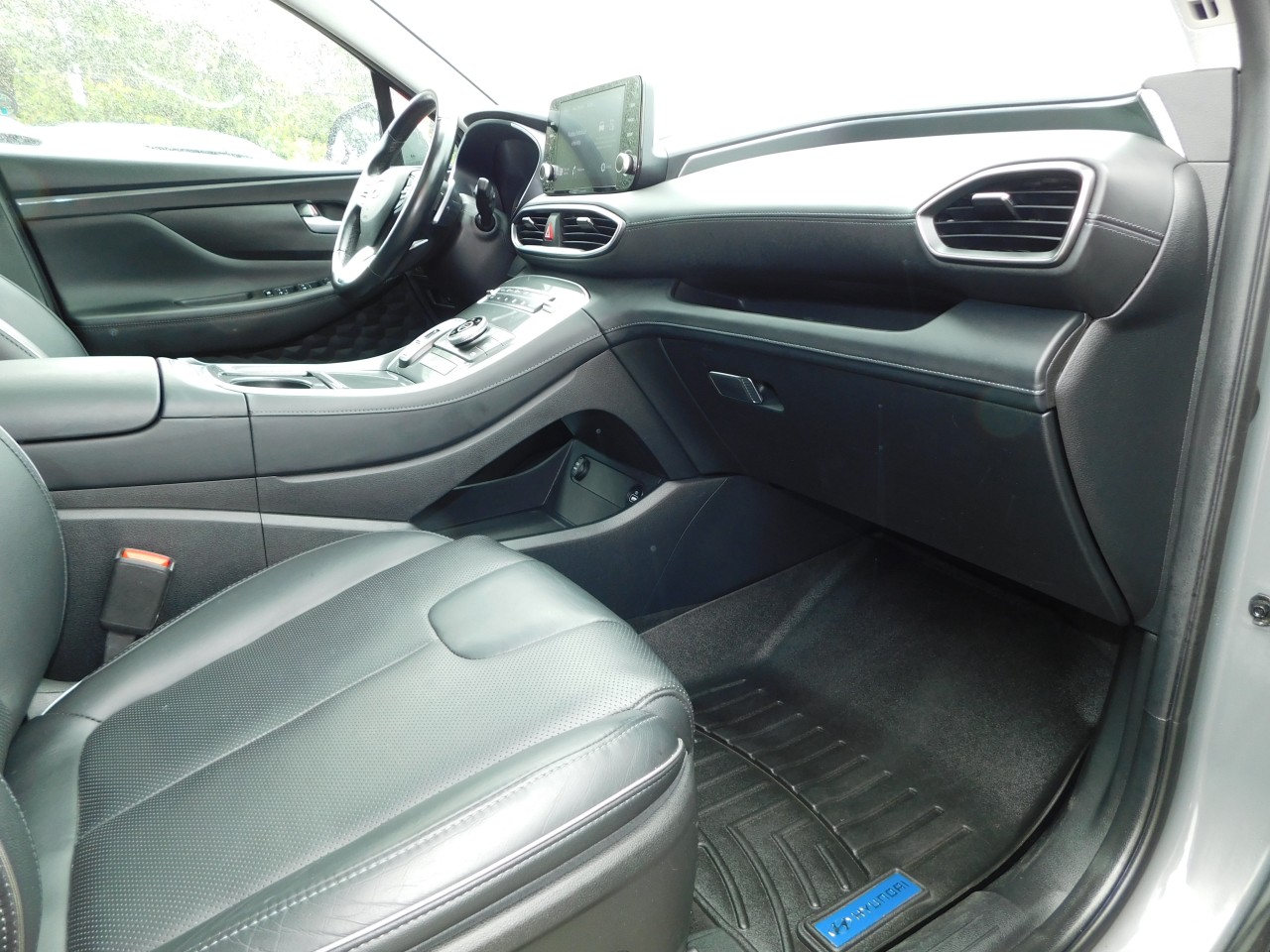 2022 Hyundai Santa Fe - Image 9
